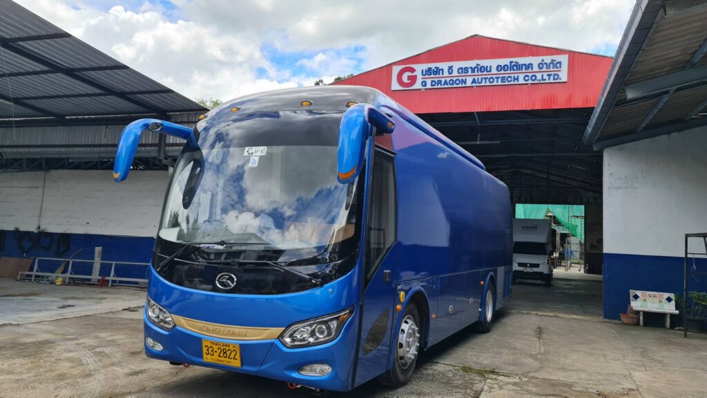 งานดัดแปลงรถบัสโดยสารขนาด 9 เมตร เป็นรถทันตกรรมเคลื่อนที่แบบ 2 เตียงทันตกรรมและ 1 ห้องเอกซเรย์ฟัน บริษัท คิงส์-วิน จำกัด