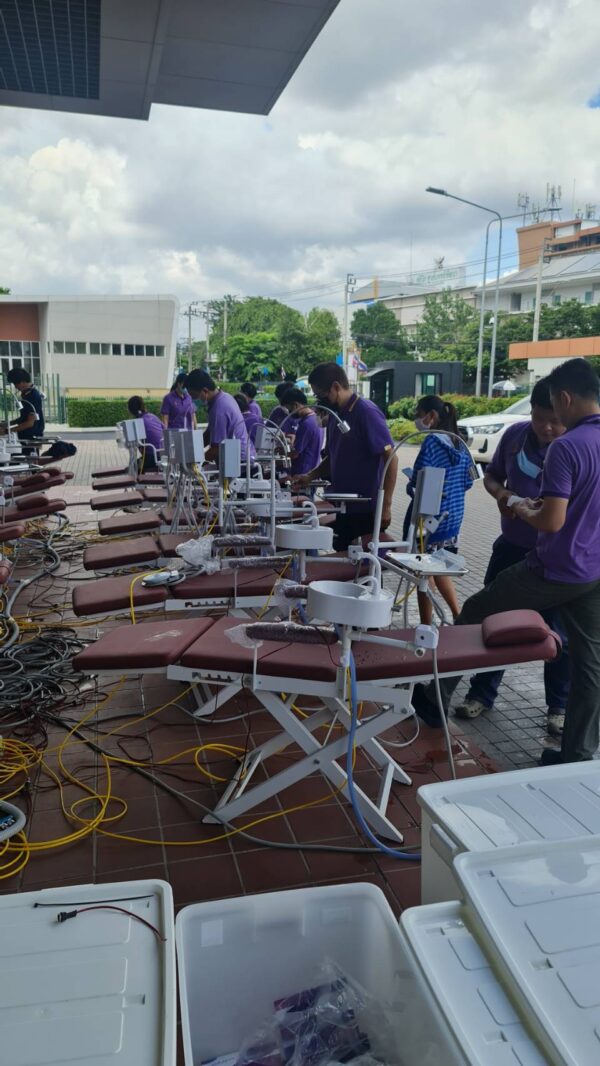 รถทันตกรรมเคลื่อนที่ขนาด 12 เมตร มูลนิธิทันตนวัตกรรม ในพระบรมราชูปถัมภ์