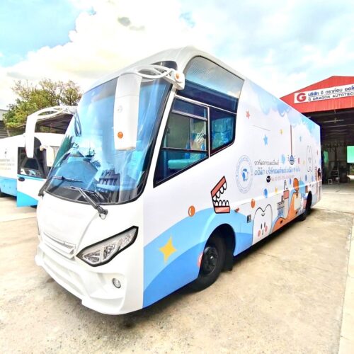 รถทันตกรรมเคลื่อนที่แบบ 2 unit ขนาด9เมตร คลินิก บริษัทเดนต้าแคร์ คลินิก 19 จำกัด