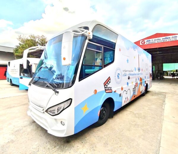 รถทันตกรรมเคลื่อนที่แบบ 2 unit ขนาด9เมตร คลินิก บริษัทเดนต้าแคร์ คลินิก 19 จำกัด