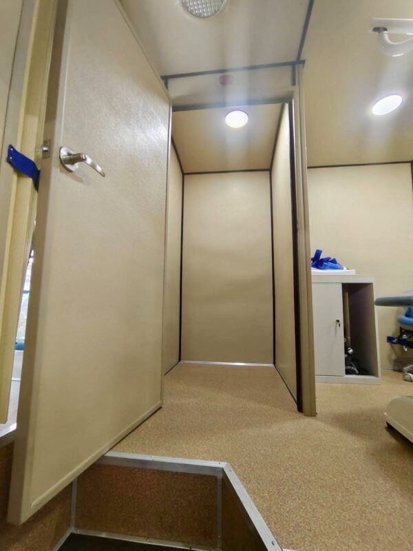 รถทันตกรรมเคลื่อนที่ แบบ 2 unit.+1ห้องเอกซเรย์ รพ.พี.เอ็ม.จี.(พระราม2)