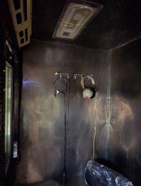 รถเอกซเรย์เคลื่อนที่แบบ 1 ห้อง และห้องตรวจการได้ยิน 1 ห้อง ( Second Hand Refurbished )