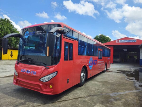 รถรับส่งผู้โดยสารในสนามบิน ( Shuttle bus )