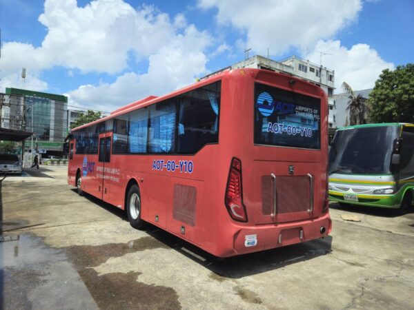 รถรับส่งผู้โดยสารในสนามบิน ( Shuttle bus )