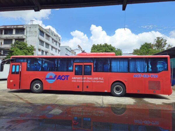 รถรับส่งผู้โดยสารในสนามบิน ( Shuttle bus )